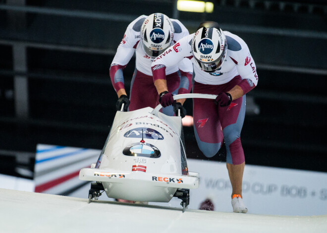 Visi trīs Latvijas bobsleja divnieki pirmajā astotniekā Pasaules kausa pēdējā posmā