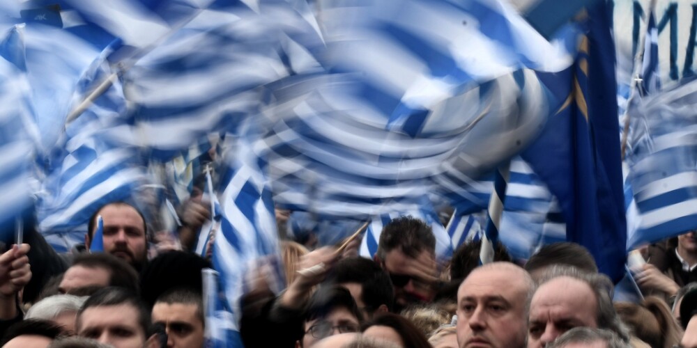 Salonikos 50 000 cilvēku iziet ielās, lai paustu savu viedokli strīdā par Maķedonijas nosaukumu