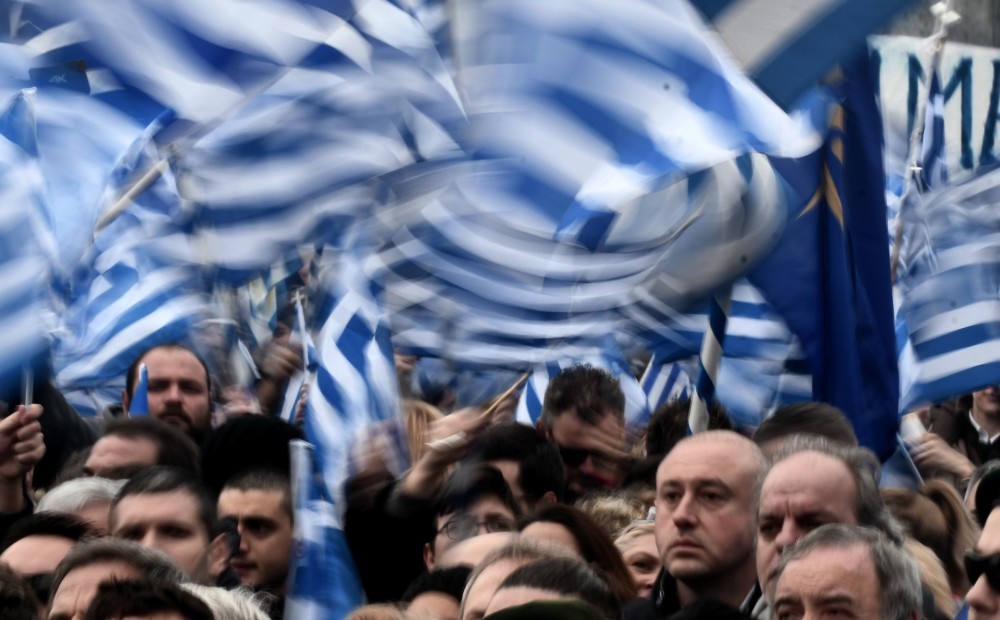 Salonikos 50 000 cilvēku iziet ielās, lai paustu savu viedokli strīdā par Maķedonijas nosaukumu
