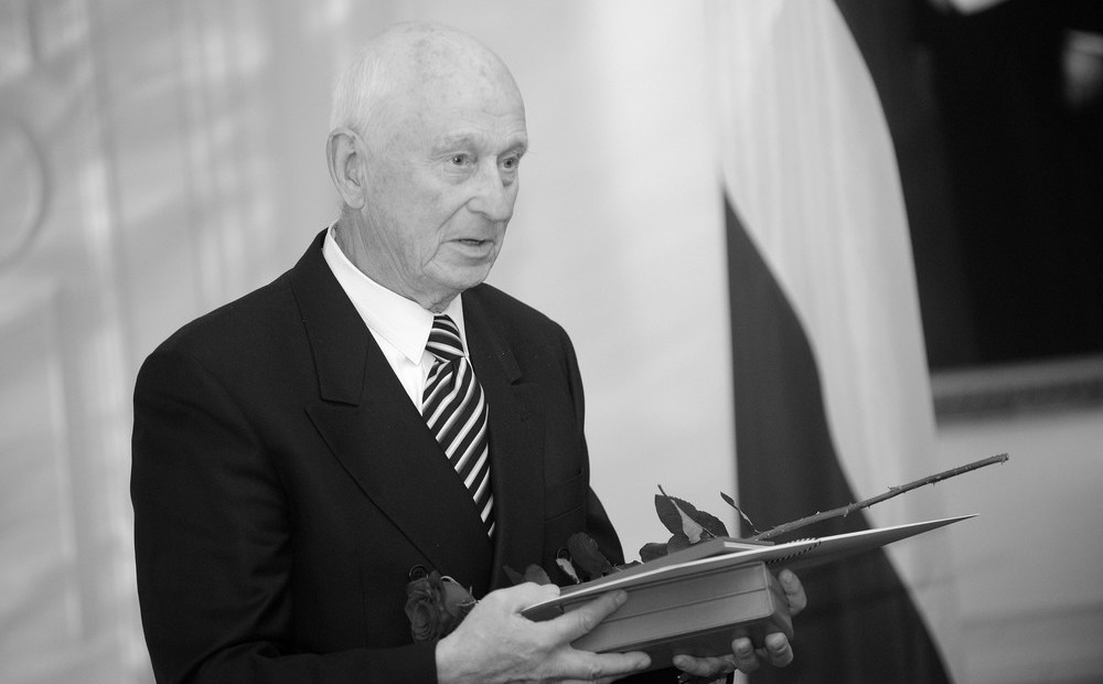 Mūžībā aizgājis ilggadējais Zvērinātu advokātu padomes priekšsēdētājs Aivars Niedre