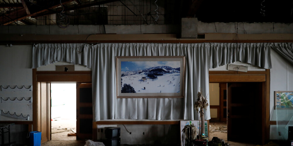 FOTO: posts un "spoki" valda kādreiz spožā slēpošanas kūrortā Dienvidkorejā
