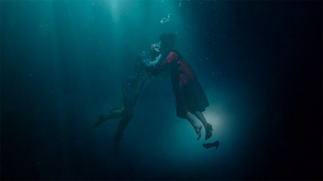 Kadrs no režisora Giljermo del Toro fantastikas filmas "The Shape of Water".