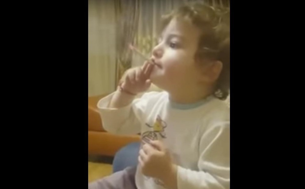 Курящая мама курящая дочка