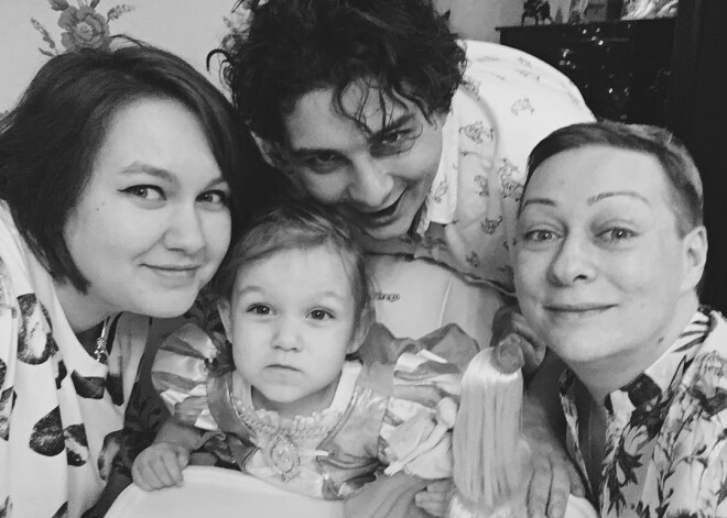 45-летняя Мария Аронова показала маленькую внучку