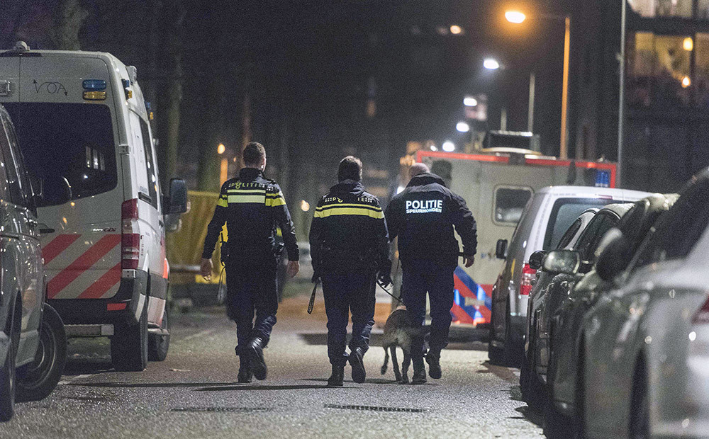Trauksme Amsterdamas centrā: apšaudē nogalināts cilvēks, divi ievainoti