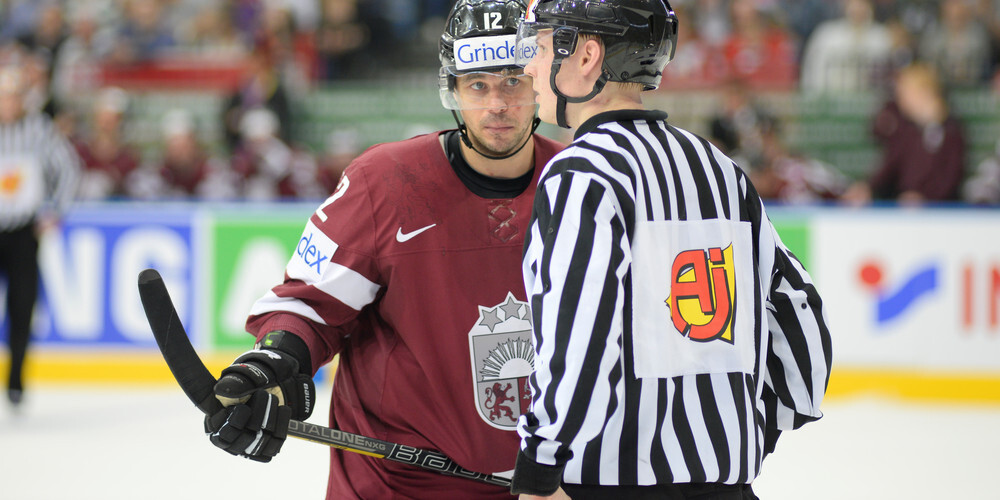 Noskaties, kā ilggadējais Latvijas hokeja izlases kapteinis sper pirmos soļus daiļslidošanā
