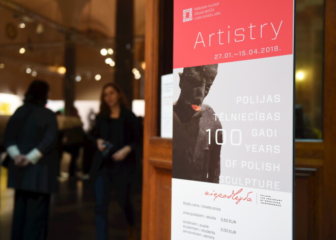 Izstāde no Polijas Tēlniecības centra Oroņsko darbu kolekcijas "Artistry. Polijas tēlniecības 100 gadi"  mākslas muzejā "Rīgas Birža".