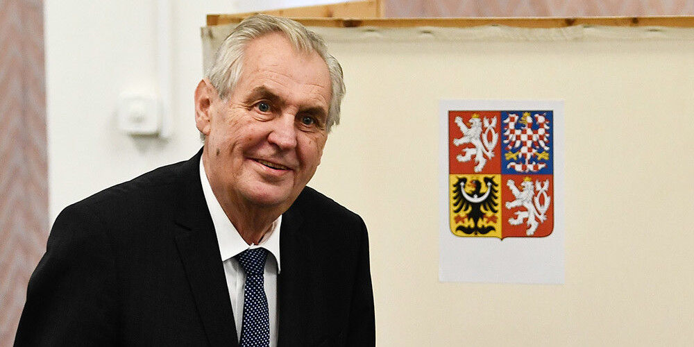 Par Čehijas prezidentu atkārtoti ievēlēts bijušais komunists Zemans