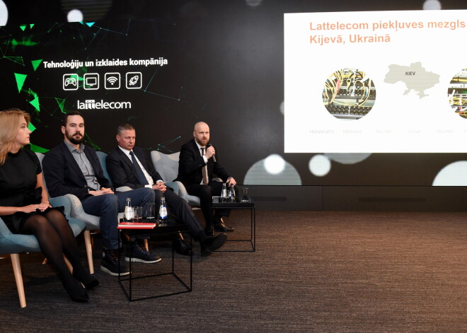 "Lattelecom" biznesa attīstības direktore Inga Alika-Stroda, "Lattelecom" Korporatīvās attīstības dienesta direktors Krists Avots, "Lattelecom" valdes priekšsēdētājs Juris Gulbis un "Lattelecom" tehnoloģiju dienesta direktors Uldis Tatarčuks piedalās preses konferencē "Lattelecom" viedajā birojā "Mettropole", kurā iepazīstina ar "Lattelecom" 2017.gada biznesa attīstības un finanšu rezultātiem, kā arī 2018.gadā sagaidāmo.