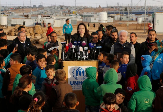 Zaatari bēgļu nometne Jordānā atrodas mazāk nekā stundas auto brauciena attālumā no Sīrijas robežas.