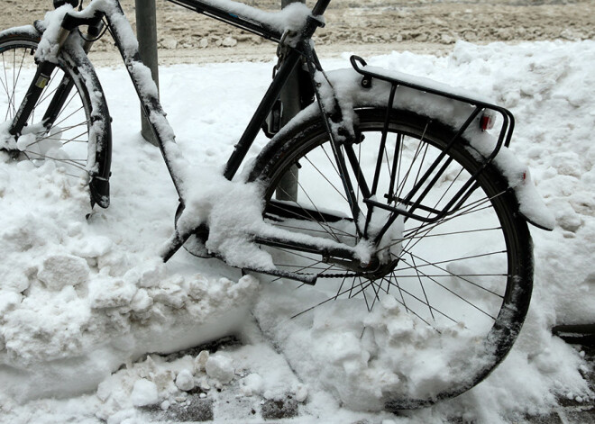 Ainažos ceļu satiksmes negadījumā miris velosipēdists