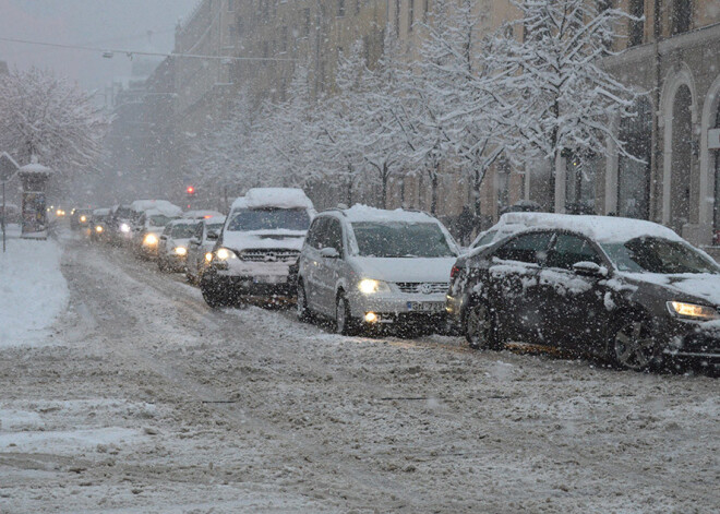 Gandrīz pusei no Latvijā nopērkamajiem lietotajiem auto ir nepilnīgi vai mainīti vēsturiskie dati