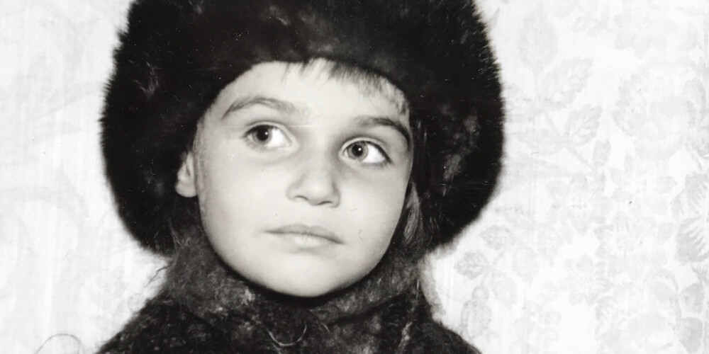 Чтобы доказать отсутствие пластики, Водонаева выложила серию детских и подростковых снимков