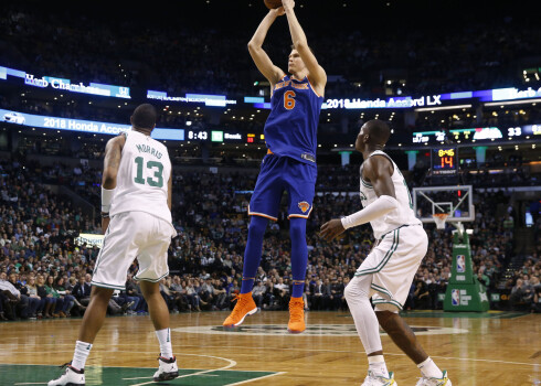 Porziņģim 16 punkti pret spēcīgo ''Celitics''; ''Knicks'' izgāž otro puslaiku un piedzīvo sakāvi.