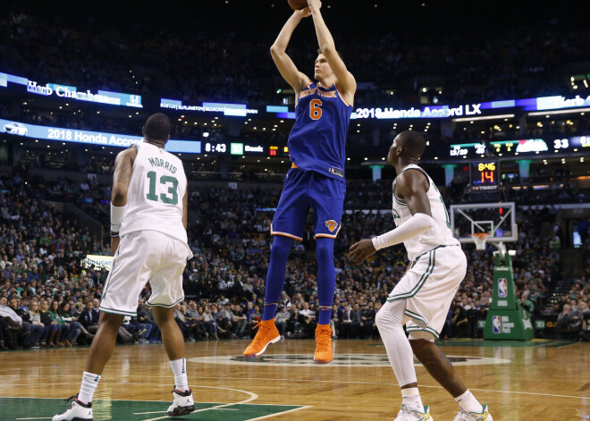 Porziņģim 16 punkti "Knicks" zaudējumā bostoniešiem