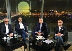 Vakar pirmizrādi piedzīvoja raidījums par raidījumu: "Labvakaram" aprit 30. Sarunu ar trim "Labvakar" veidotājiem bija uzticēts vadīt Ķibildam, un skatītāju viedokļi par rezultātu dalās.