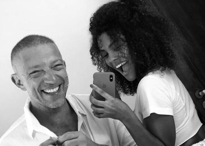 51-летний Венсан Кассель поделился новым фото с 20-летней возлюбленной