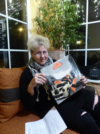Bijusī komponista sieva Jolanta saglabājusi plati, kuras tituldziesma ir viņai veltītā "Jola". Bijuši arī skaisti brīži, līdz abu laulības dzīvei svītru pārvilkusi mākslinieka bohēma.