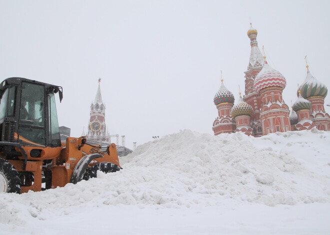 Фоторепортаж: на Москву в выходные обрушился «cнегопад века»