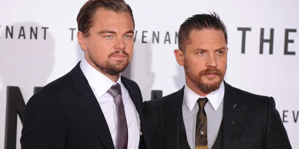 Aktieris Toms Hārdijs derībās zaudējis savam kolēģim aktierim Leonardo di Kaprio. Zaudētājam pienācās uzvarētāja izraudzīts tetovējums.