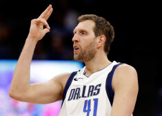 Dirks Novickis Dalasas "Mavericks" komandā aizvada 20.sezonu.