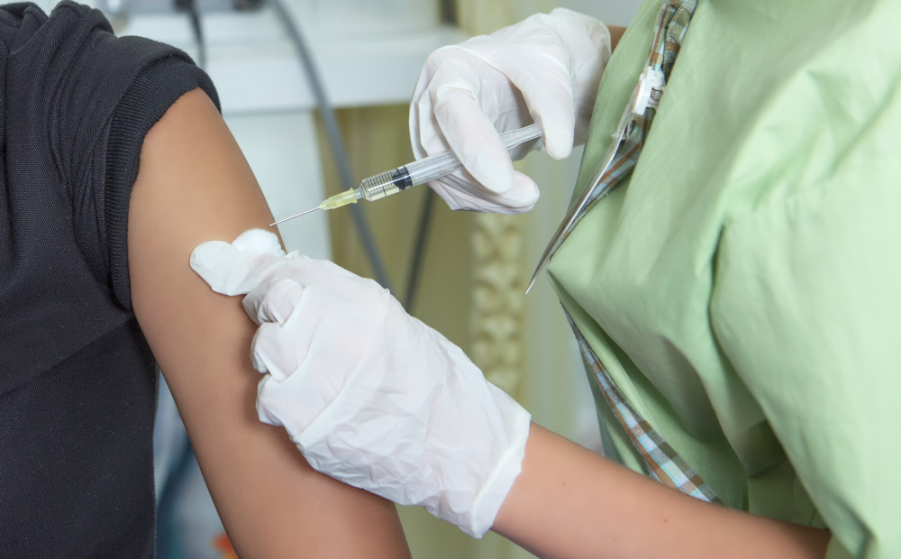 Medicīnas pētnieki uztraukti par cilvēka papilomas vīrusa vakcīnas kaitīguma slēpšanu