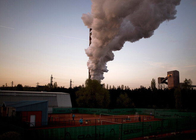 EP pieņem likumu, kas samazinās rūpniecības radīto CO2 izmešu apjomu