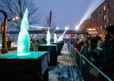 Fotoreportāža: Jelgava pārsteidz ar pasakaini skaistām ledus skulptūrām