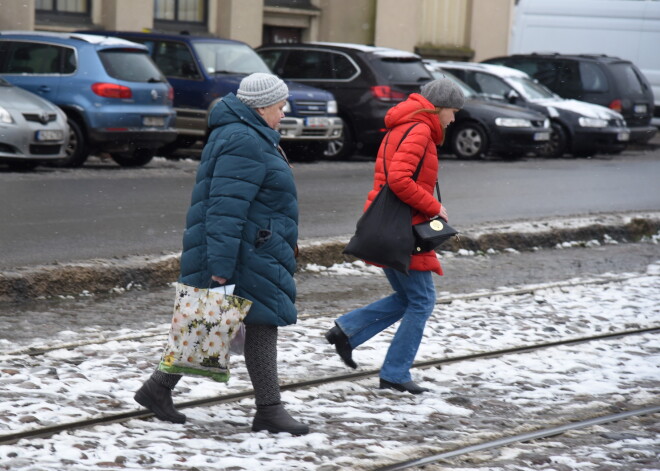 Janvārī Latvijā patēriņa cenas nav mainījušās; gada inflācija - 2%