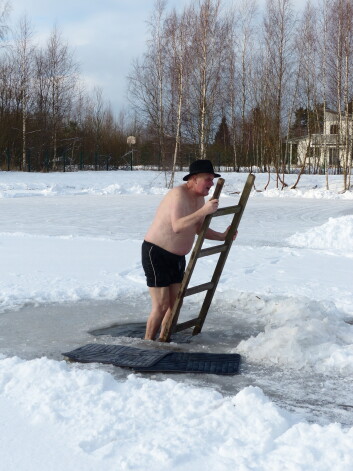 Jānis Paukštello, kurš drīz atzīmēs 67. gadskārtu, atzīst, ka auksta ūdens procedūras dod enerģiju, vieglumu un stiprina imunitāti.