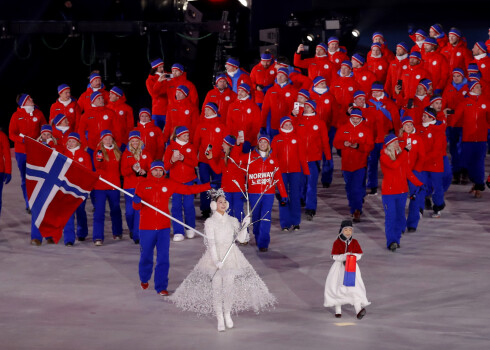 Norvēģijas delegācija olimpisko spēļu atklāšanas ceremonijā.