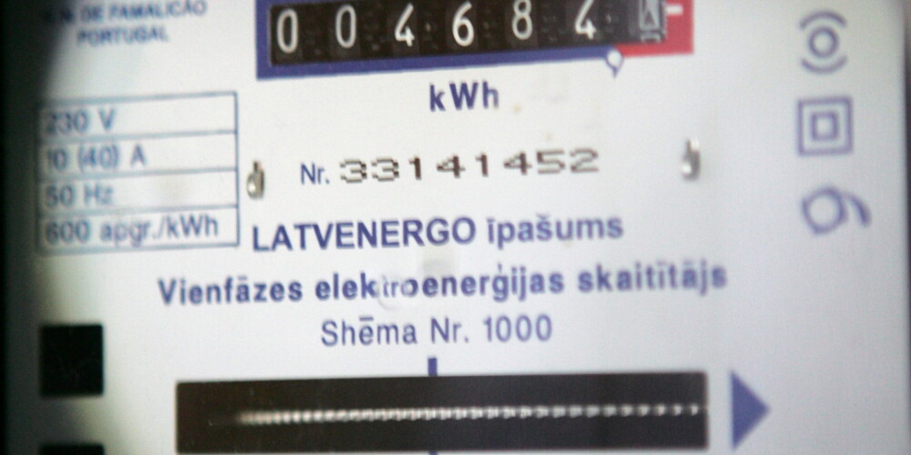 Lai arī daļai patērētāju rēķini aug, tirgotāji šogad neprognozē elektrības cenas kāpumu.