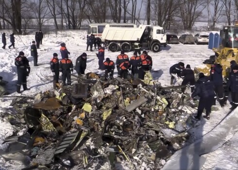 Aviokatastrofa Krievijā: kritiena pēdējās sekundēs piloti rupji lamājušies un klieguši