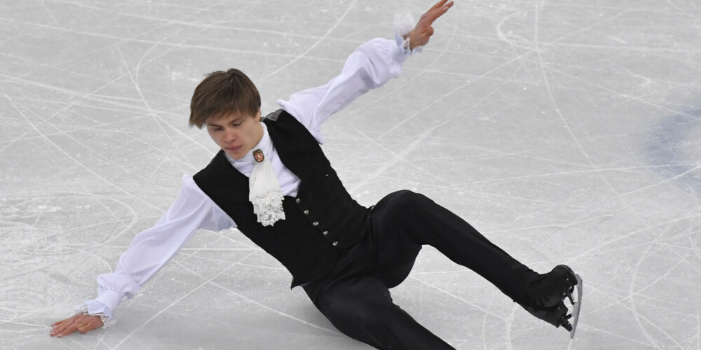 Vasiļjevam kritiens liedz tikt desmitniekā olimpisko spēļu daiļslidošanas īsajā programmā
