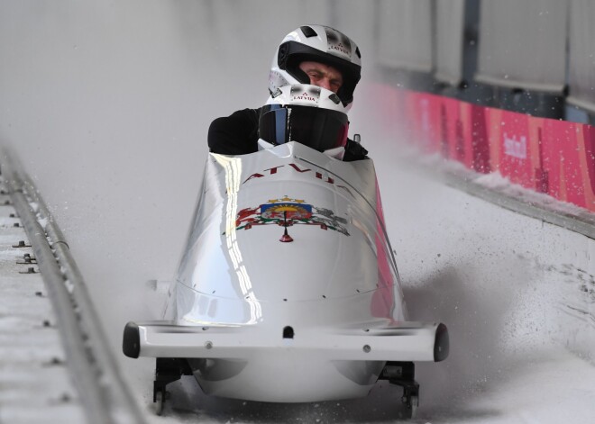 Melbārdis/Dreiškens sasniedz labāko rezultātu trešajā treniņbraucienā bobsleja divniekiem