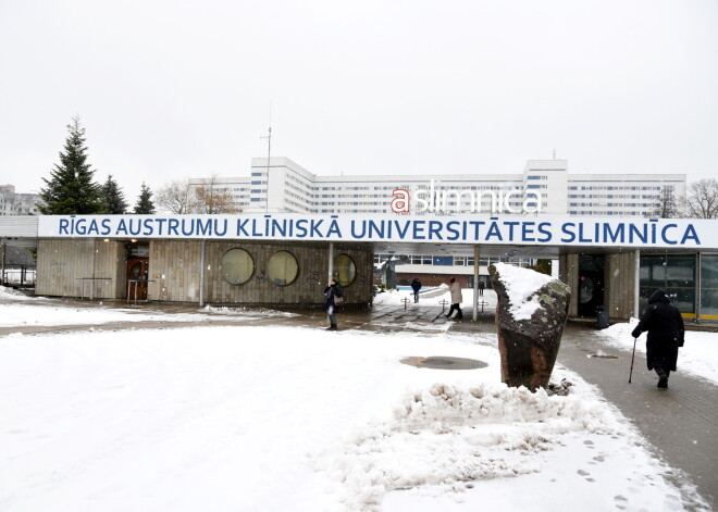 Ugunsgrēks "Gaiļezerā": aculieciniece stāsta, ka dūmu detektoru signāls nav bijis dzirdams