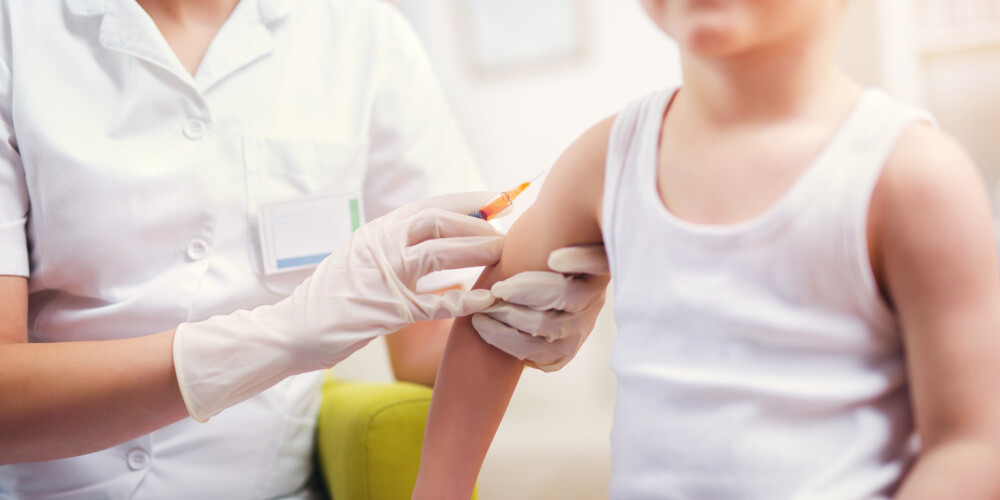 Родители должны платить штраф, если отказываются вакцинировать своих детей