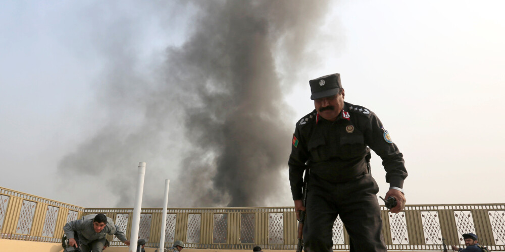 Talibu uzbrukumos Afganistānā nogalināti vismaz 15 policisti