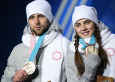 Krievu mediji ziņo, ka bronzu izcīnījušās kērlinga skaistules partneris pieķerts dopinga lietošanā