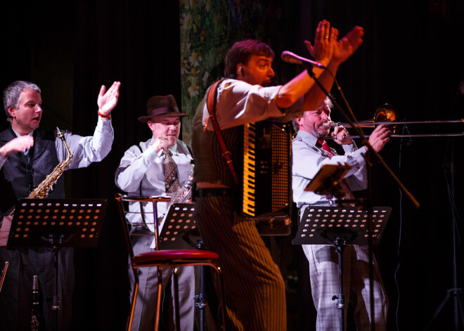 FOTO. Eduarda Rozenštrauha simtgades dziesmu svētki ir sākušies