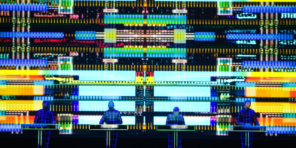 FOTO: Iespaidīgi! “Kraftwerk” šovs Rīgā