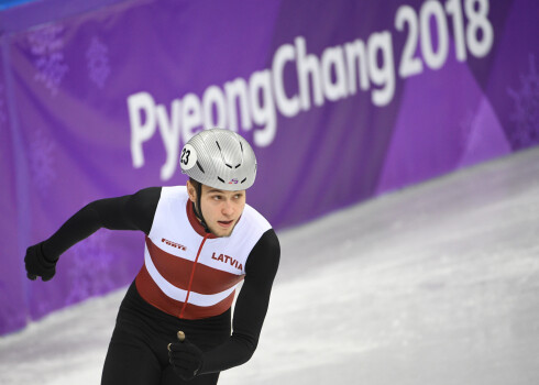 Iepriekš Phjončhanā Roberts Zvejnieks guva 15.vietu 1000 metru distancē, bet pēc tam sportists uzsvēra, ka viņam parocīgākais ir tieši īsākais skrējiens.