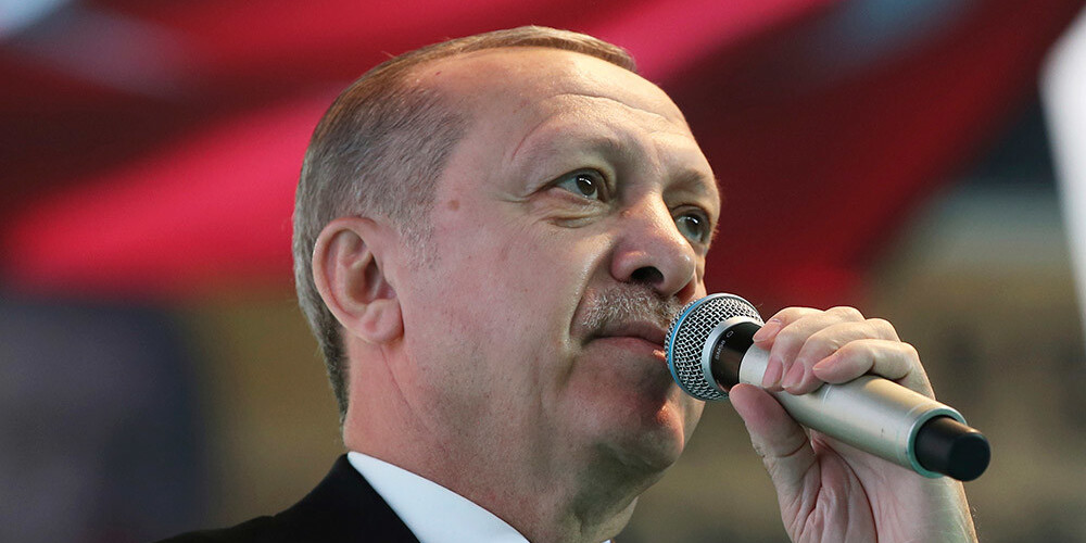 Erdoans: "Turcijas armija tuvākajā laikā ātri aplenks Afrīnu"
