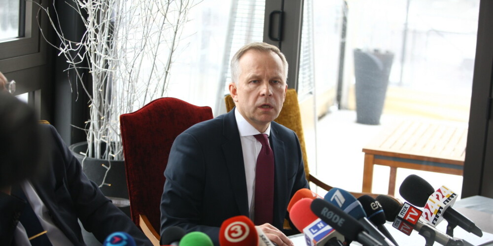 Rimšēvičam aizliegts izbraukt no valsts un ieņemt Latvijas Bankas prezidenta amatu, apstiprina KNAB