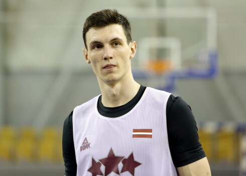 Pašlaik 20 gadus vecajam Rodionam Kurucam līgums ar "Lassa" komandu ir līdz 2019.gada jūnijam.