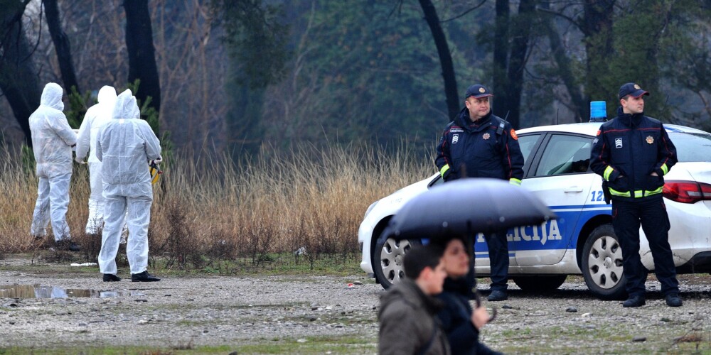 Avots policijā: ASV vēstniecības teritorijā Podgoricā spridzekli iemeta bijušais karavīrs