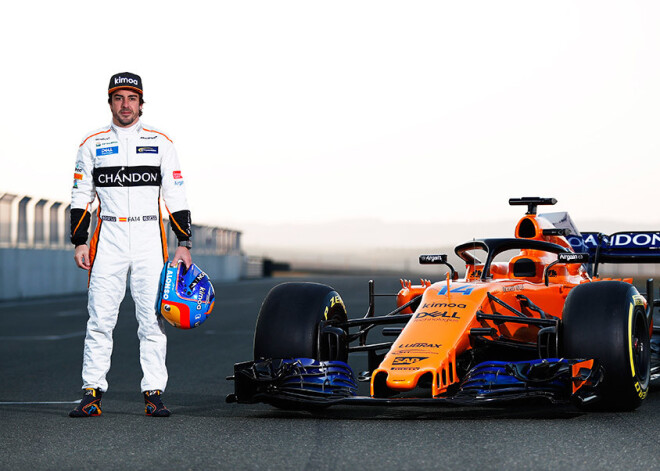 Alonso "satraukti priecīgs", F-1 komandai "McLaren" prezentējot savu jauno auto