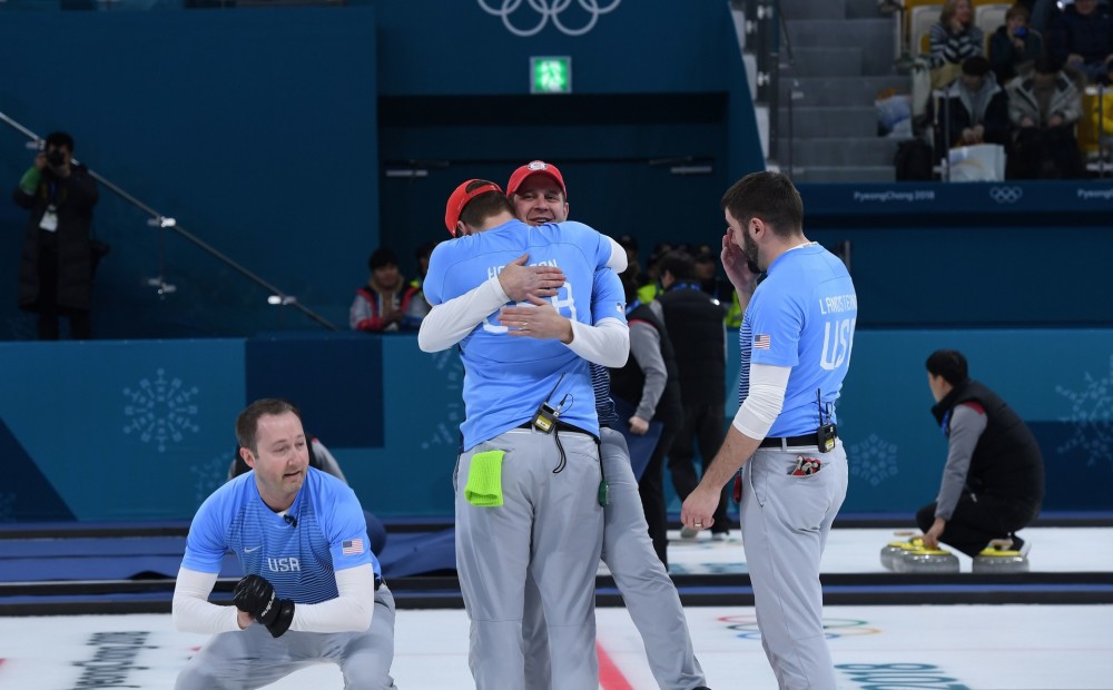 ASV vīriešu izlase pirmoreiz vēsturē triumfē olimpisko spēļu kērlinga sacensībās