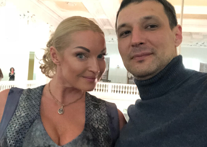 Волочкова возмутила подписчиков снимком без нижнего белья
