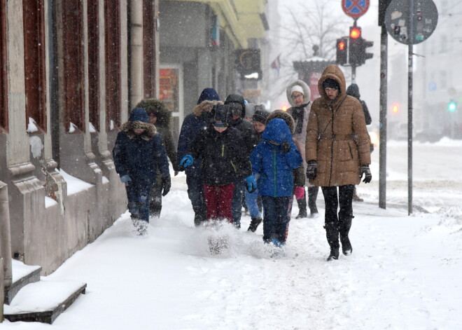 Mums tuvojas šīs ziemas aukstākās dienas. Sinoptiķi prognozē, kas gaidāms pēc tam